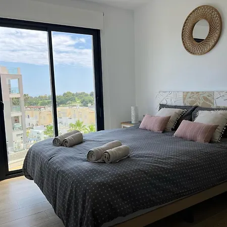 Апартаменты Luxurious Flat & Private Rooftop In Villamartin Orihuela Costa